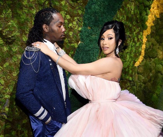 Беременная Карди Би публично защитила Оффсета, с которым разводится: «Он очень мне помогает»