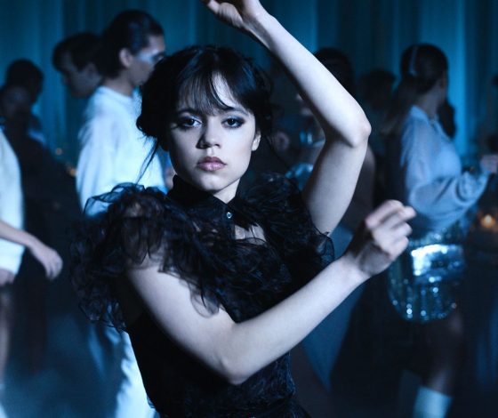 Звезда «Уэнсдэй» Дженна Ортега вышла в своем самом откровенном образе, и мы просто в восторге