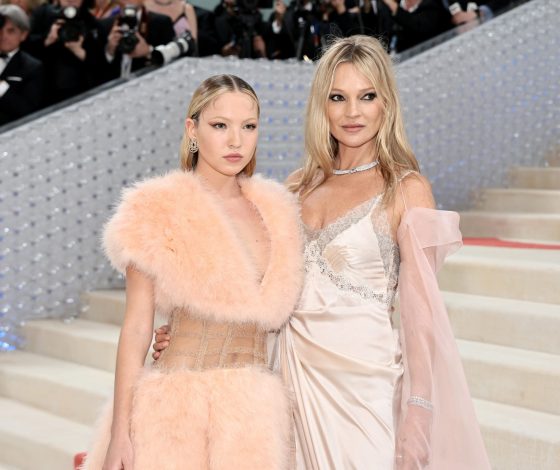 Дочь Кейт Мосс повторила культовый «голый» образ своей мамы