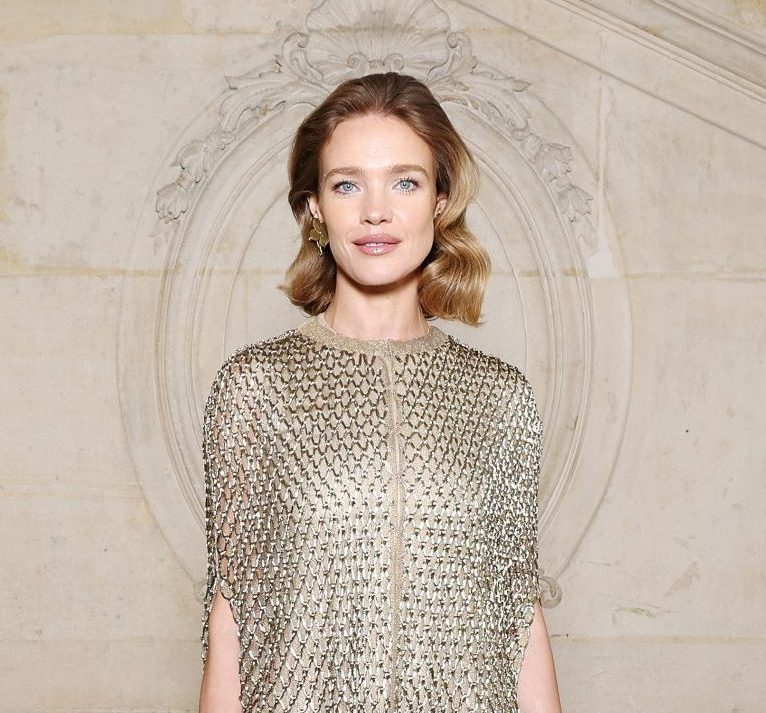 It is suspected that Natalia Vodianova is pregnant for the sixth time.  look at the photo