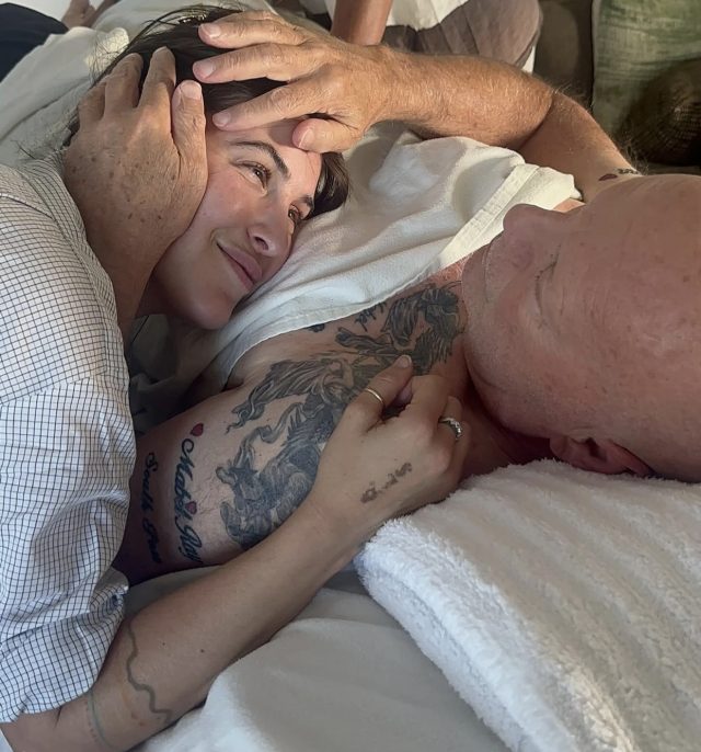До слез: дочь тяжелобольного Брюса Уиллиса опубликовала новое фото с отцом