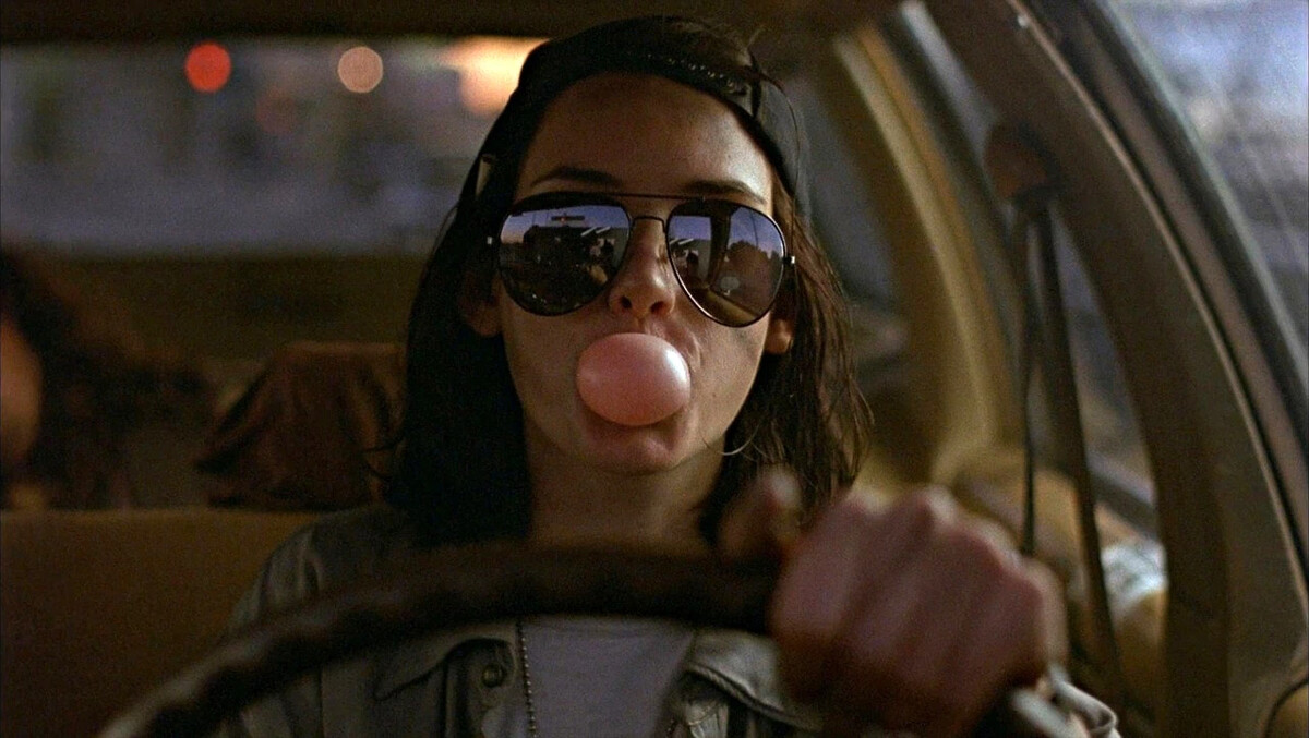 Is it possible to swallow gum?
