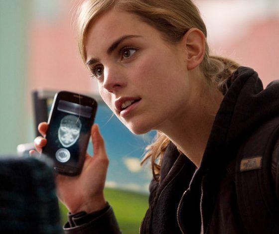 Скандал: главу приложения для знакомств обвиняют в поддержке насилия