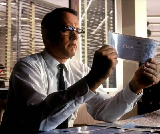 Цифра дня: более 300 тысяч россиян подписали петицию с требованием уволить проводницу, выкинувшую из поезда кота Твикса