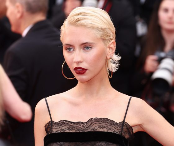 Стало известно о романе 23-летней дочери Джуда Лоу и футболиста «Ливерпуля» Трента Александера-Арнольда