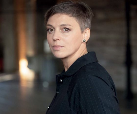 Звезда «Не родись красивой» Нелли Уварова обратилась к поклонникам за помощью