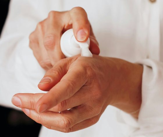 Знай наших: Владимир Путин познакомился с основательницей российской бьюти-марки и узнал про их улиточную ферму