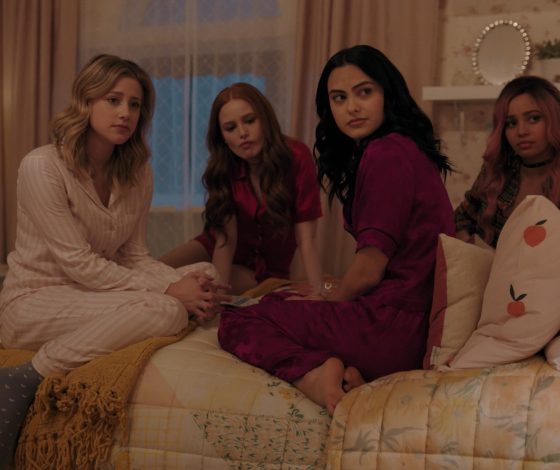 Звезда сериала «Ривердейл» объявила о помолвке