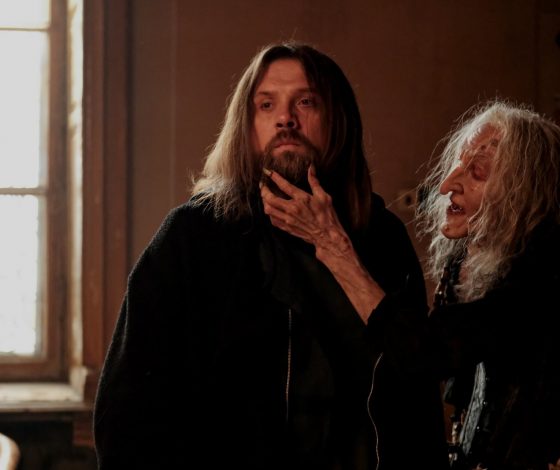 Эксклюзив: Роман Маякин, Лукерья Ильяшенко, Нино Нинидзе и другие актеры читают сказку про Бабу-ягу