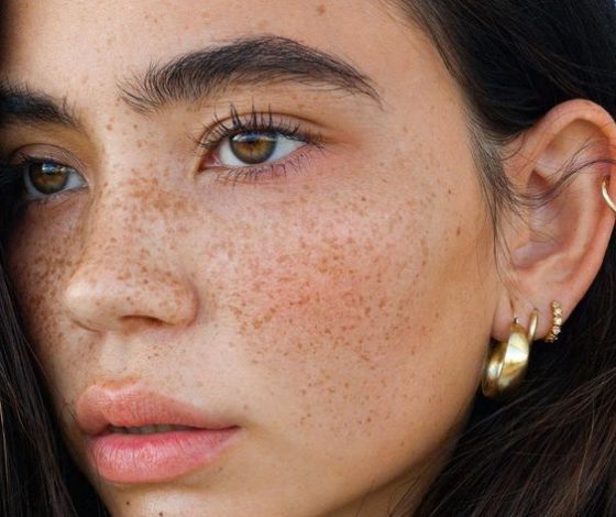 Как сделать веснушки за несколько секунд? В Сети нашли самый необычный бьюти-хак