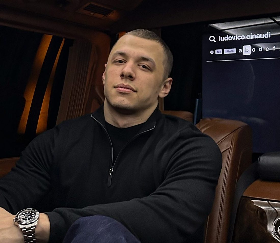 Rapper Macan’s 3 best quotes about girls and 5 best candid photos of Valya Carnival