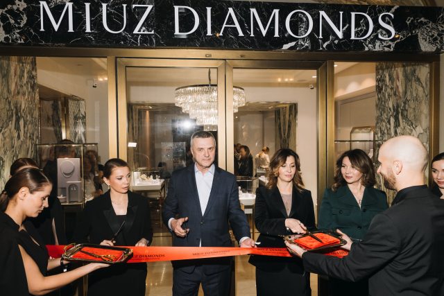 Юлия Пересильд, Виктория Исакова, Дарья Мороз и другие на открытии флагманского салона Miuz Diamonds в ГУМе