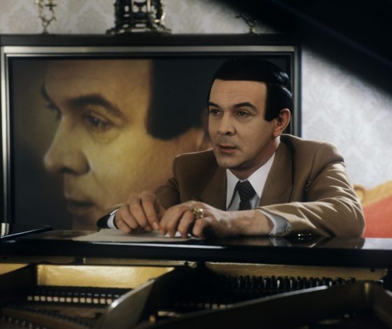 Тест: хорошо ли ты знаешь песни Муслима Магомаева?