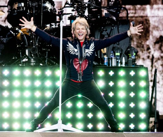 Джон Бон Джови решил отменить туры после операции на голосовых связках