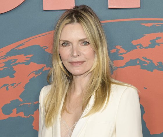 Мишель Пфайффер сыграет в комедии «Oh. What. Fun» Майкла Шоуолтера