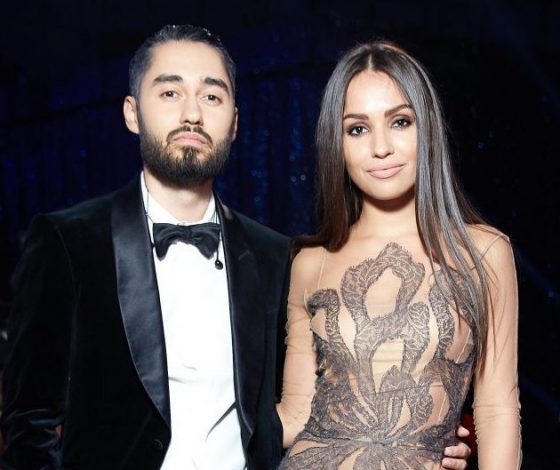 Когда мужчина влюблен: Мот не скрывает своих чувств к жене на красной дорожке