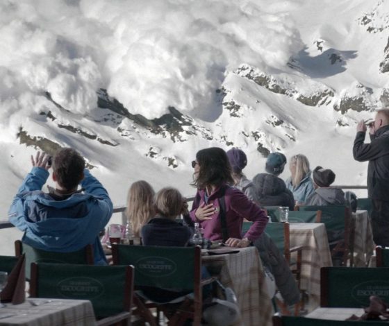 Лавина сошла на группу туристов на Камчатке. Два человека пропали