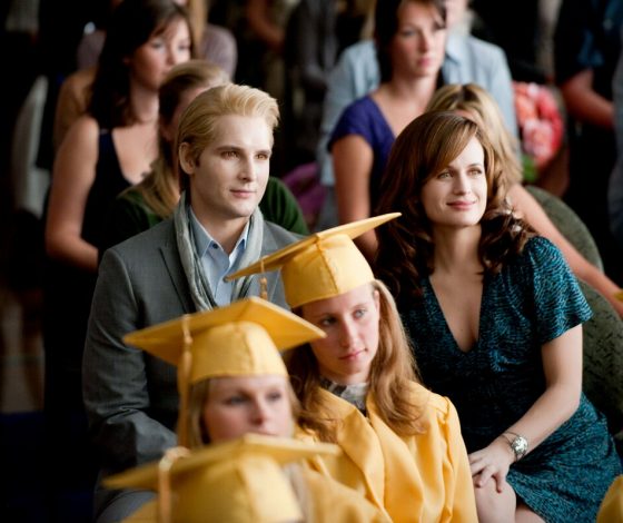 Звезда «Сумерек» Элизабет Ризер тайно вышла замуж