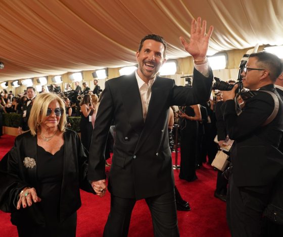 Всегда вместе: Брэдли Купер опять появился на «Оскаре» с мамой