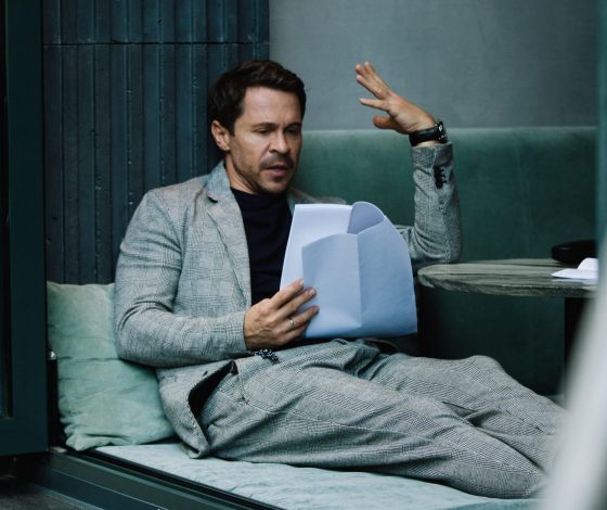 Павел Деревянко, Кристина Бабушкина и Александр Цыпкин выступят с шоу «Славик – как все было на самом деле»