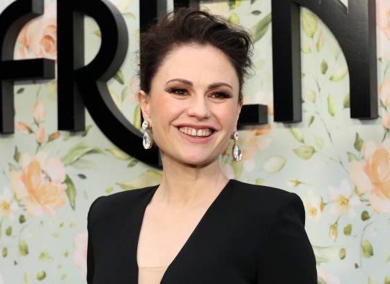 Звезда «Людей Икс» Анна Пэкуин впервые за полтора года вышла в свет. Поклонники взволнованы