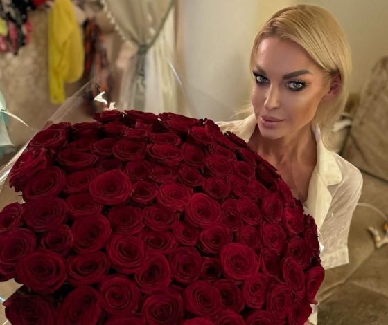 «Это будет для вас сюрприз и фурор!»: Анастасия Волочкова взяла с собой на Мальдивы свадебное платье