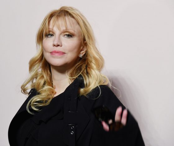 «Всегда хотела быть стервой»: Кортни Лав заявила, что не хочет нравиться всем