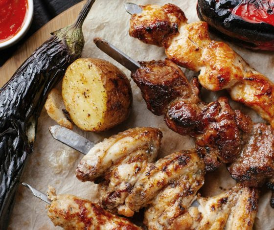 Это на майские: 5 маринадов для шашлыка от шефов