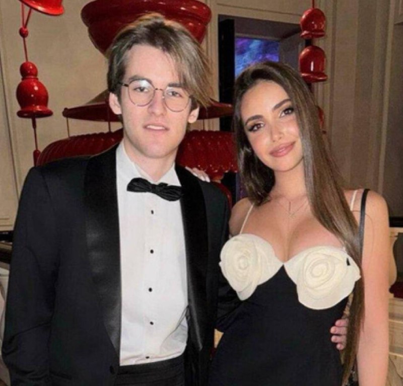 17-year-old son of Tonya Khudyakova and Irina Dubtsova, Artem, introduced his parents to each other