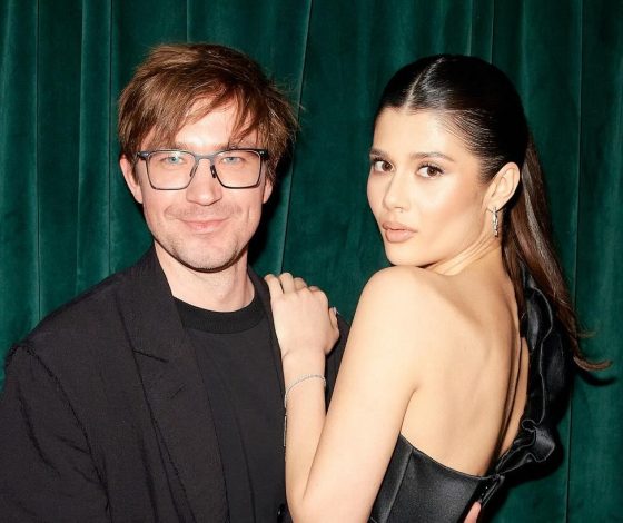 Александр Петров с беременной женой отдыхает на Мальдивах