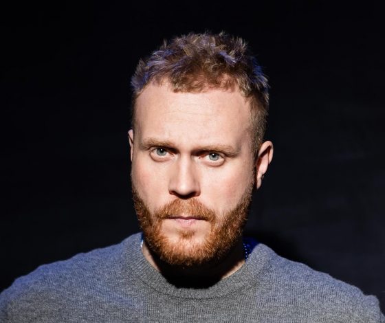 Комик Евгений Чебатков вышел в свет с женой-актрисой