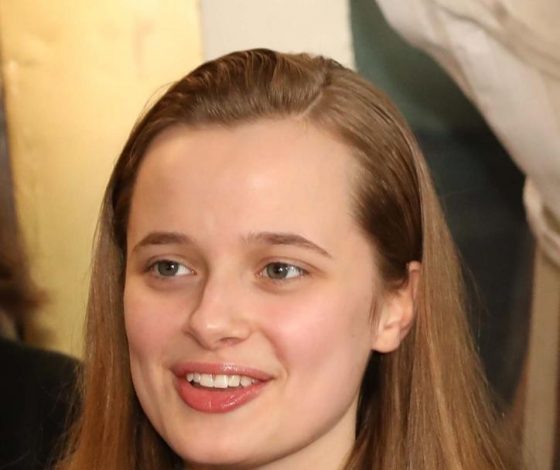 Дочь Анджелины Джоли и Брэда Питта Вивьен сменила фамилию