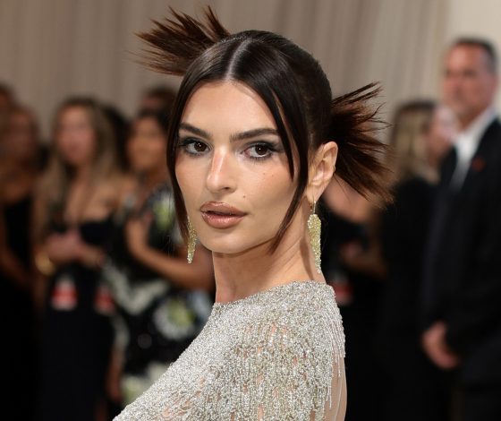 Эмили Ратаковски провела ночь с новым бойфрендом после слухов о романе