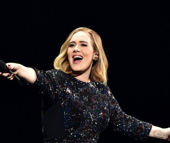 Адель может стать хедлайнером «Супербоула – 2026»