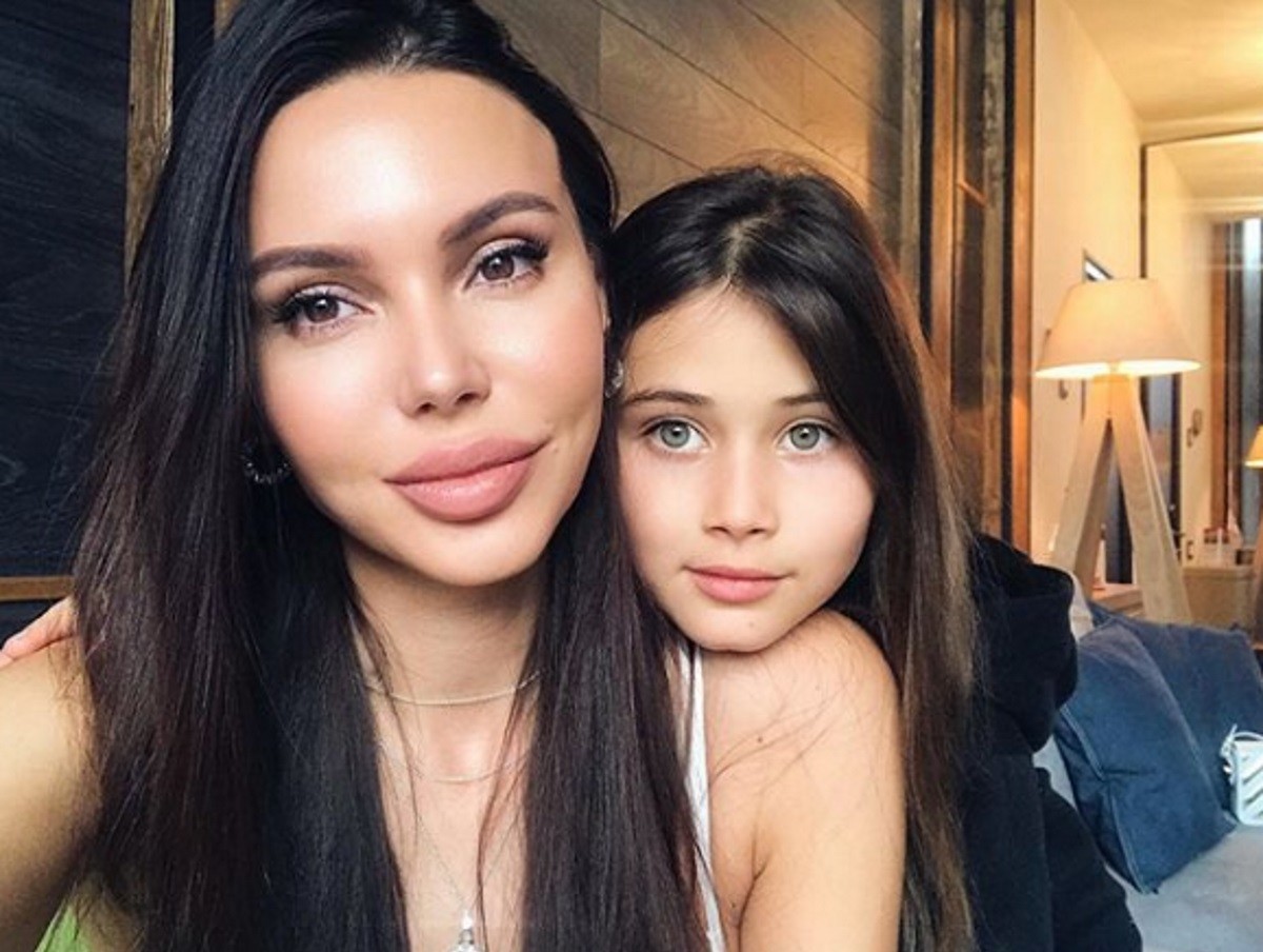 Oksana Samoilova challenged the woman who insulted her daughter to a fight