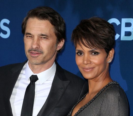 Обязал суд: Холли Берри и ее бывший муж Оливье Мартинес идут к психологу