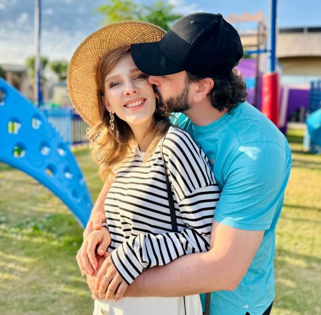 Вечная любовь: беременная Лиза Арзамасова выложила фото с мужем Ильей Авербухом