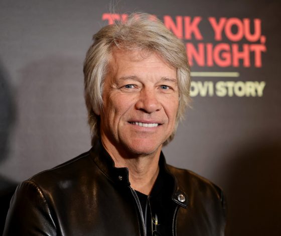 «Насколько это безумие?!»: Джон Бон Джови сообщил, что его сыновья хотят побыстрее стать отцами