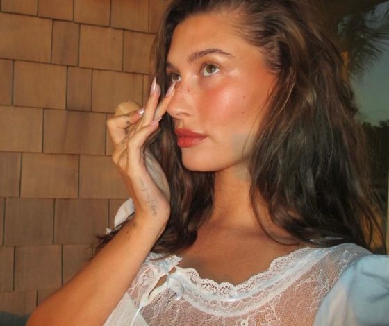 Обновились не только клятвы: Хейли Бибер показала новое роскошное обручальное кольцо