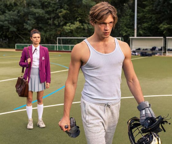 Если ты смотрела «Элиту» и Skam, тебе точно понравится новый сериал «Макстон-холл». И вот почему