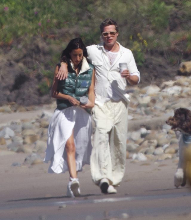 Сладкая пара: Брэда Питта с возлюбленной засняли на пляже в Калифорнии