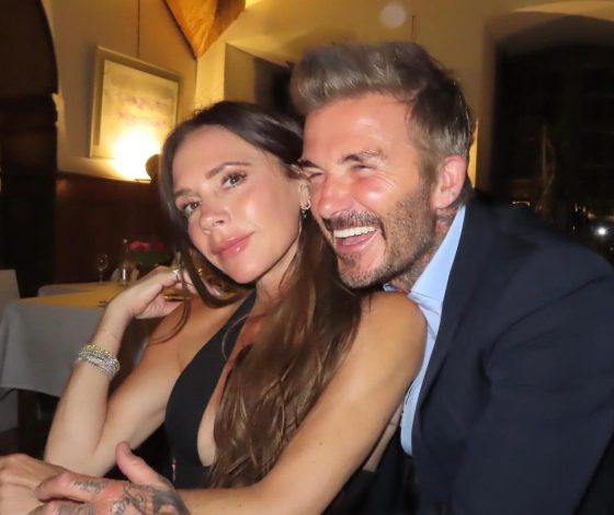 Дэвид и Виктория Бекхэм повторили сцену из сериала «Друзья»