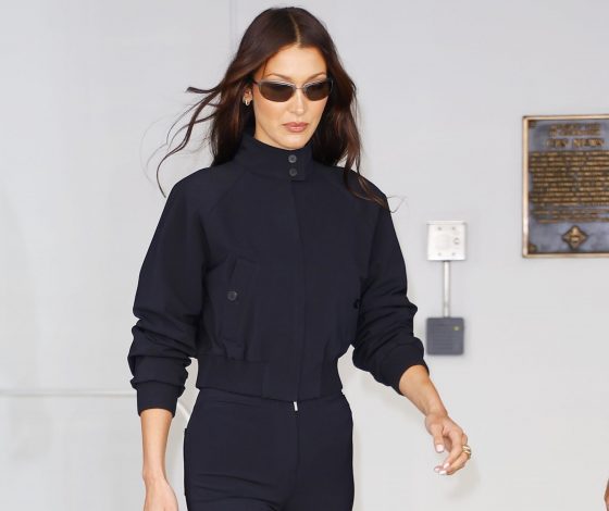 Белла Хадид показывает, как носить самую трендовую модель брюк этого сезона