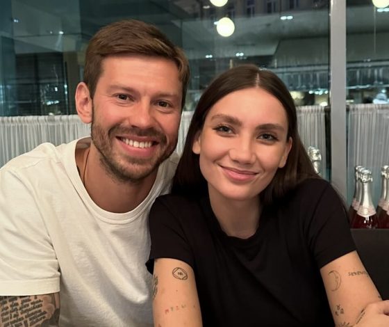 «Счастливые родители»: Карина Истомина выложила снимки с Федором Смоловым