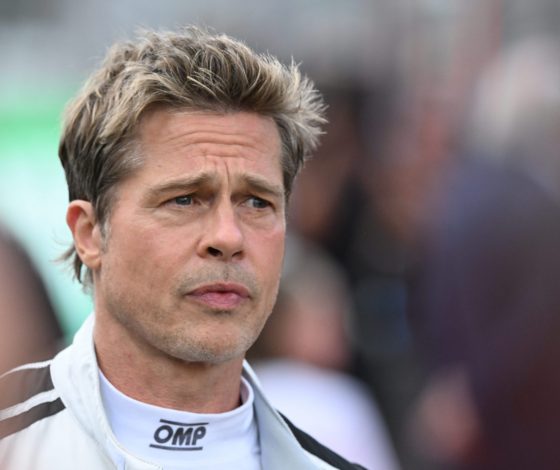 Брэд Питт был замечен на съемках нового фильма о Формуле-1 в костюме гонщика