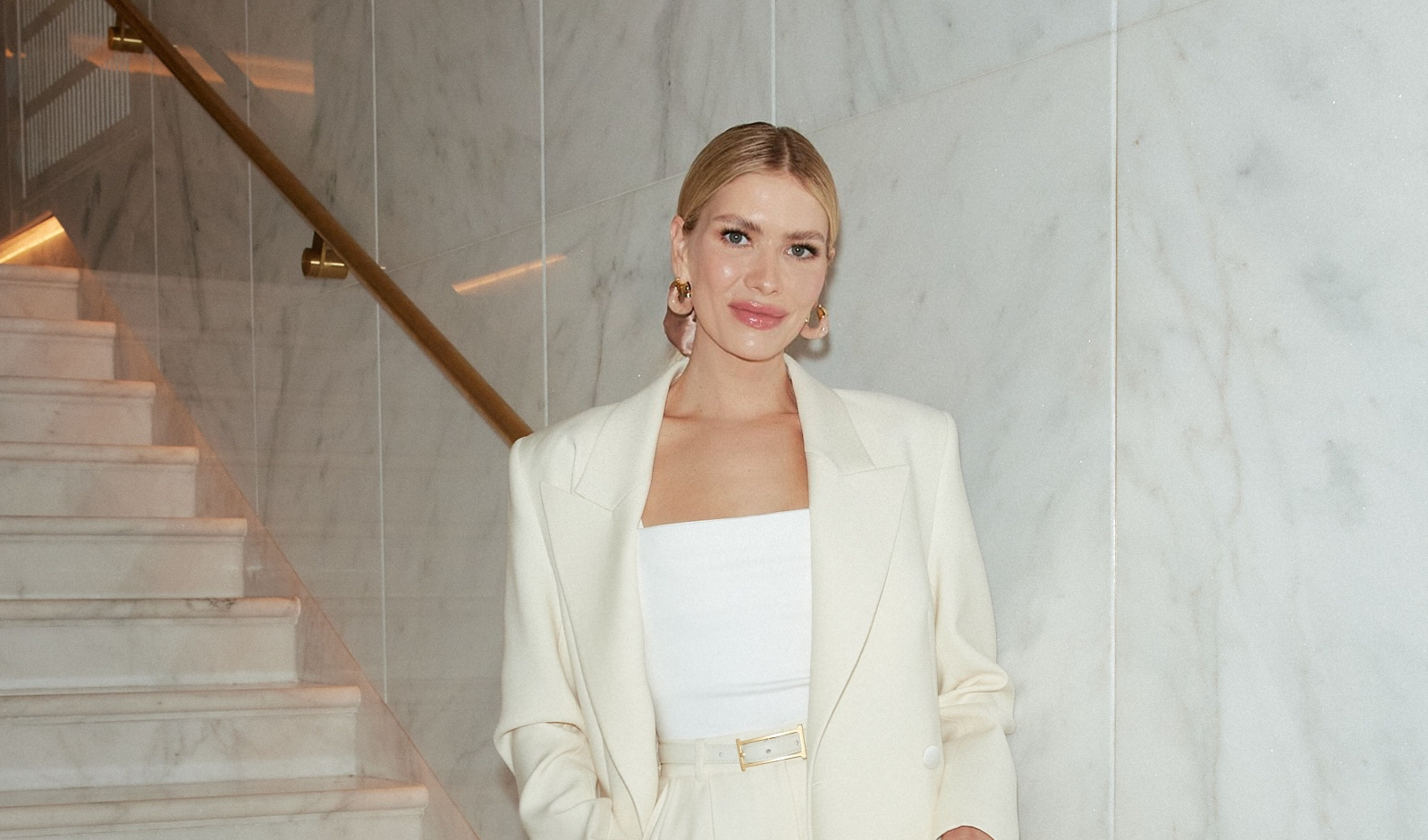Elena Perminova shines at the red carpet of the Cannes Festival