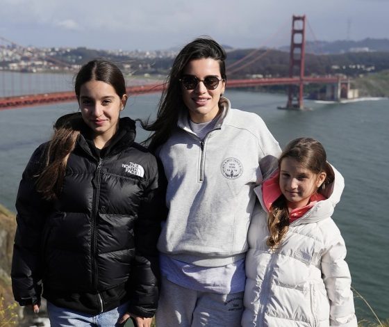 Дочери Ксении Бородиной дебютировали на подиуме Московской недели моды: видео