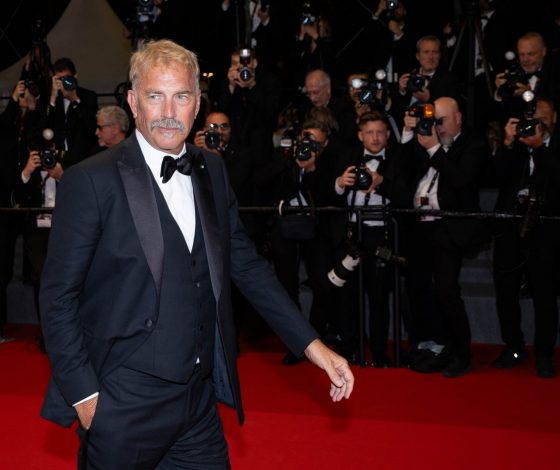 Кевин Костнер не смог сдержать слез во время оваций на Каннском кинофестивале