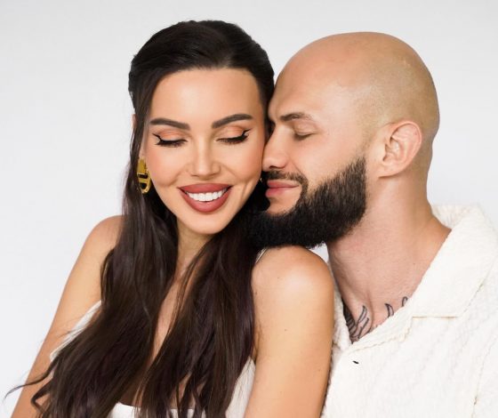 Оксана Самойлова и Джиган повторили фотосессию с детьми спустя три года. Изменились?