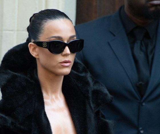 Новая королева эпатажа: Кэти Перри предстала в шубе на голое тело